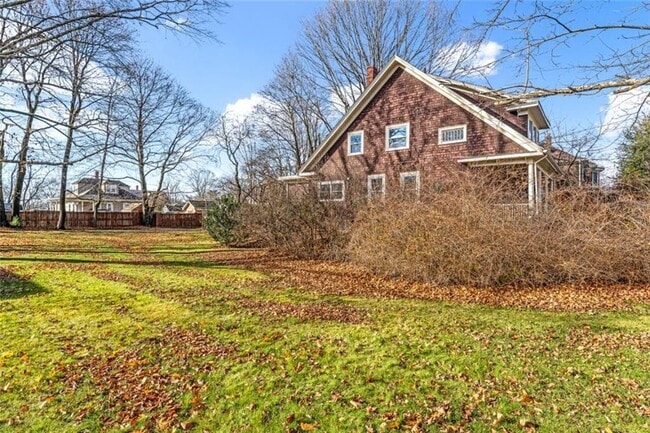 Building Photo - 9 Linden Ave