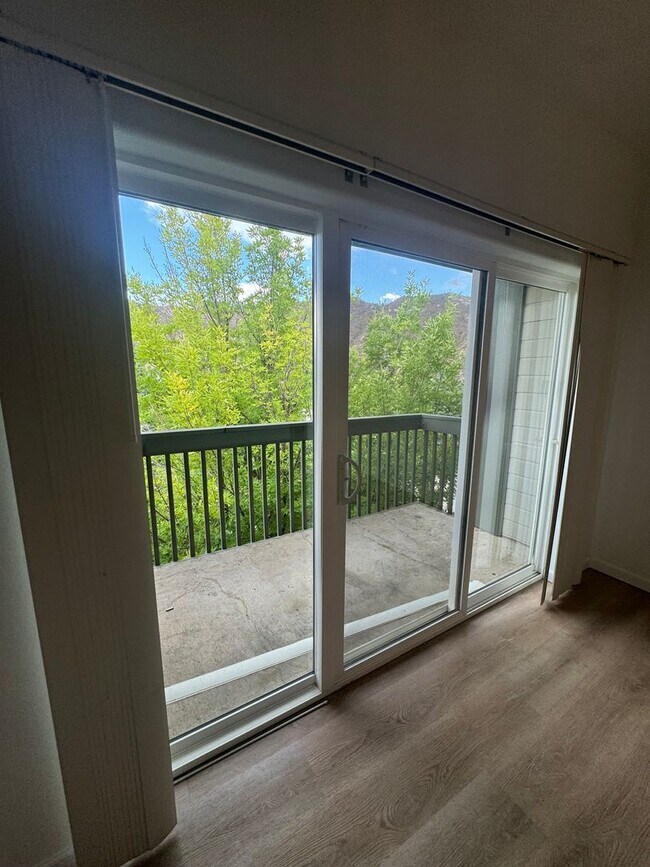 Building Photo - 3 Bedroom 2 Bath Condo in New Castle