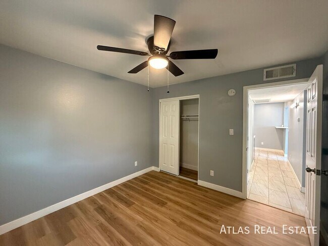 Building Photo - 2540 N 17th Way