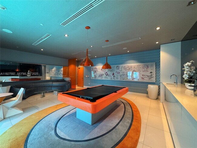 Building Photo - 31 SE 6th St