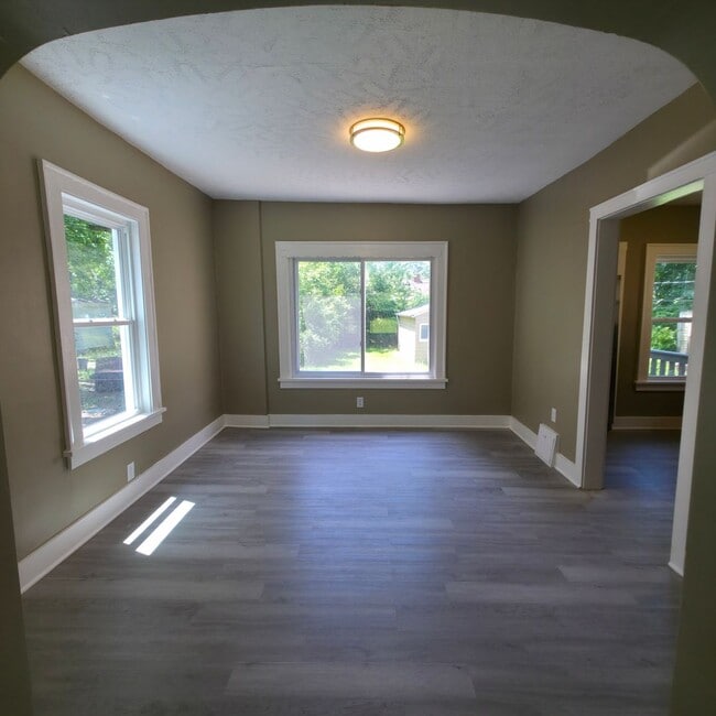 Building Photo - Cleveland Heights 3-Bed Single-Family