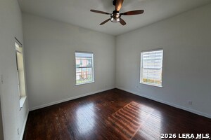 Building Photo - 123 Park Ct