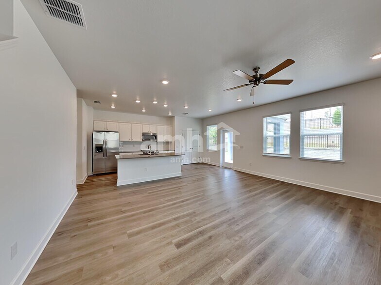 Building Photo - 37749 Dusty Saddle Ln