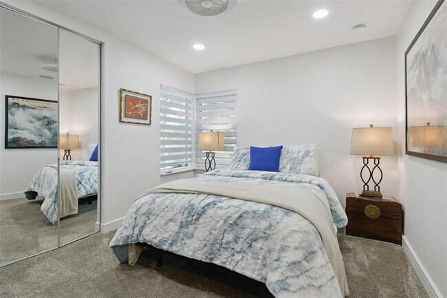 Building Photo - 1851 Royal Oak Pl E