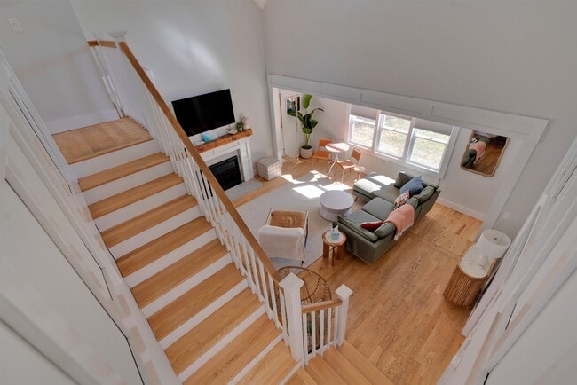 Building Photo - 236 Long Sands Rd