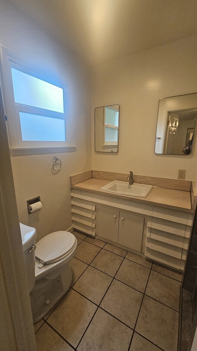 Building Photo - 2375 North Ave