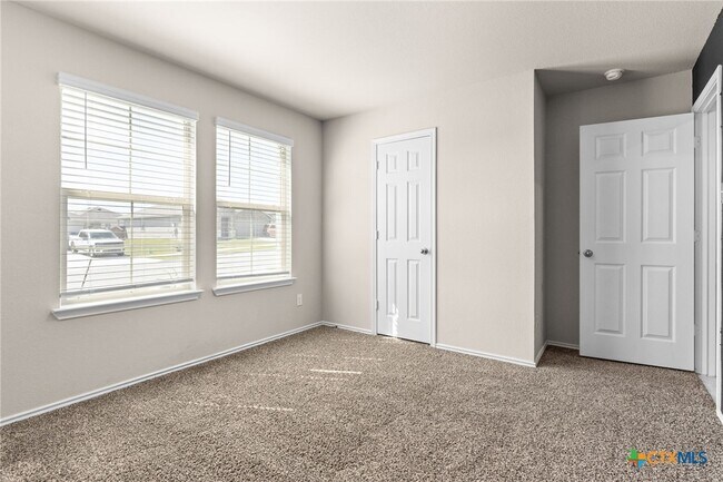 Building Photo - 4906 Karen Grn Dr