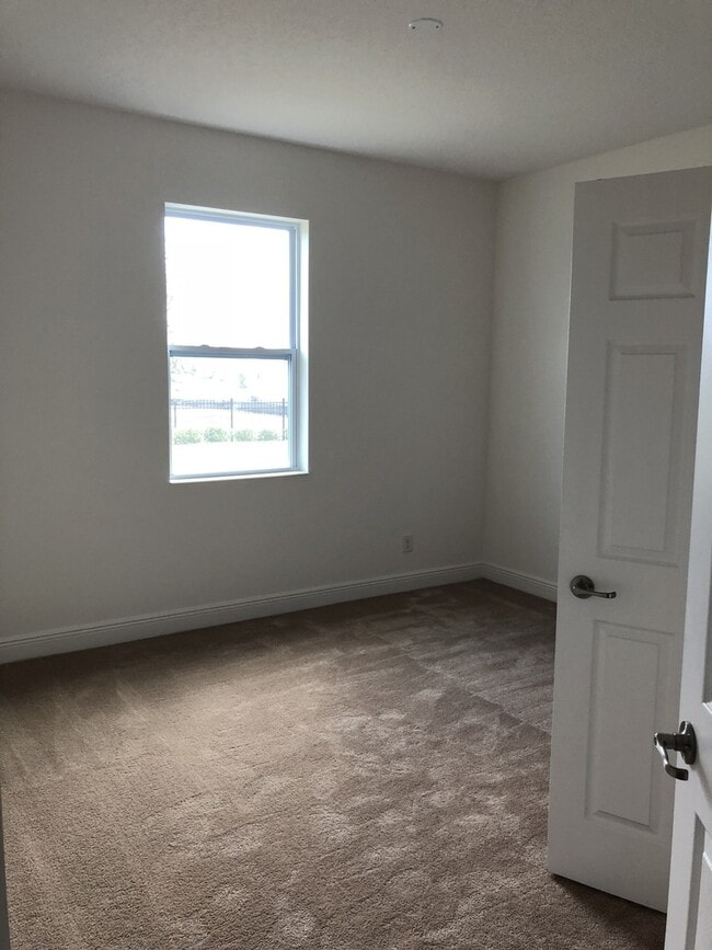 Building Photo - 4 BED HOME LOCATED IN WINTER GARDEN!