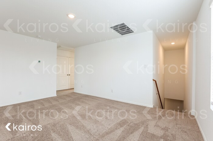 Building Photo - 13831 Weir Pl