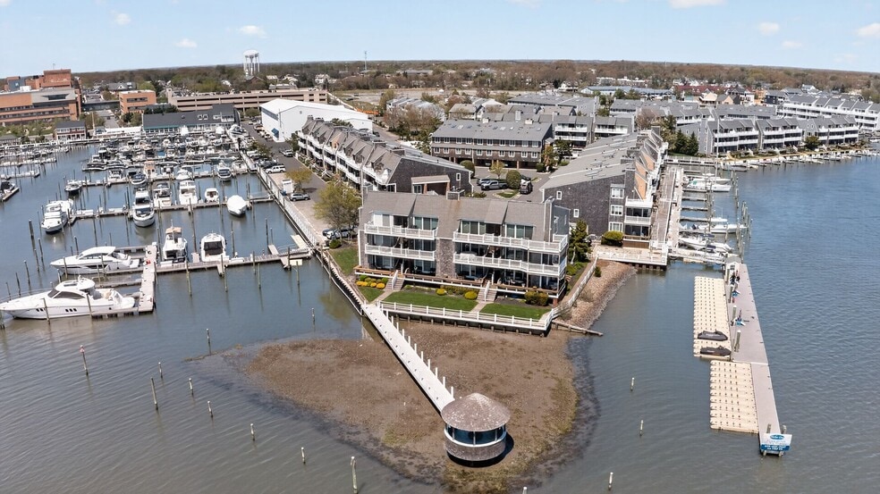 Building Photo - 1401 Harbour Cv S