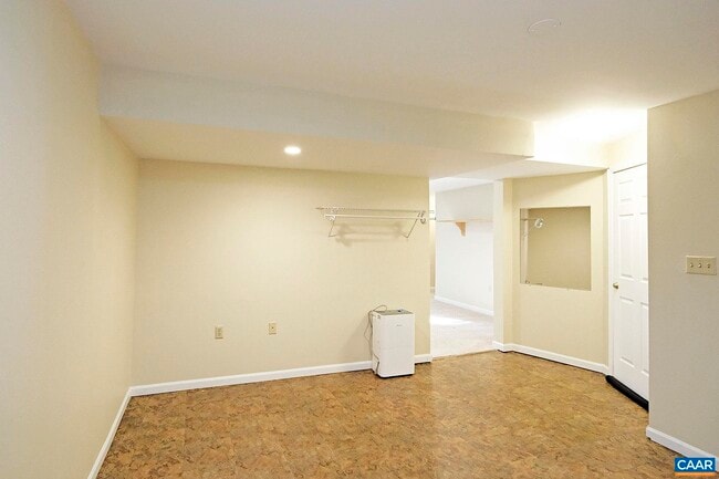 Building Photo - 755 King St