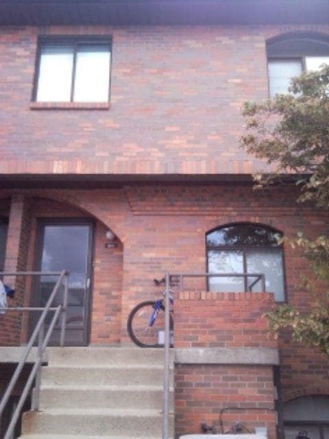 Building Photo - 3 bedroom Condo with updated Kitchen and B...