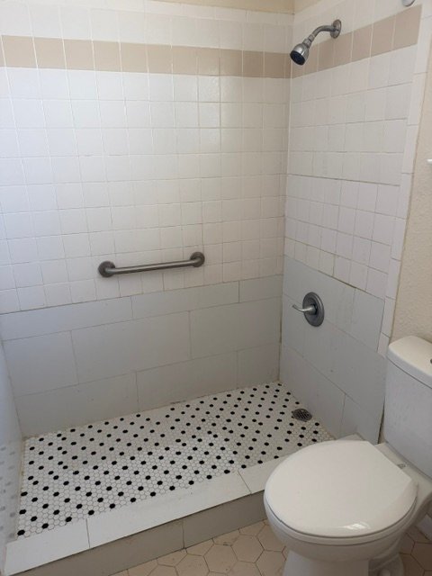 Building Photo - 411 Spruce Ave
