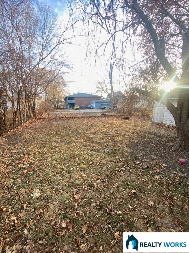 Building Photo - 4525 Hillside St