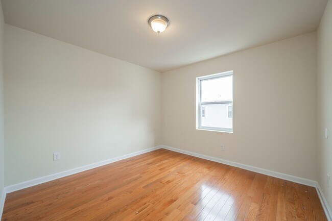 Building Photo - 1519-21 N 16TH ST Unit C4