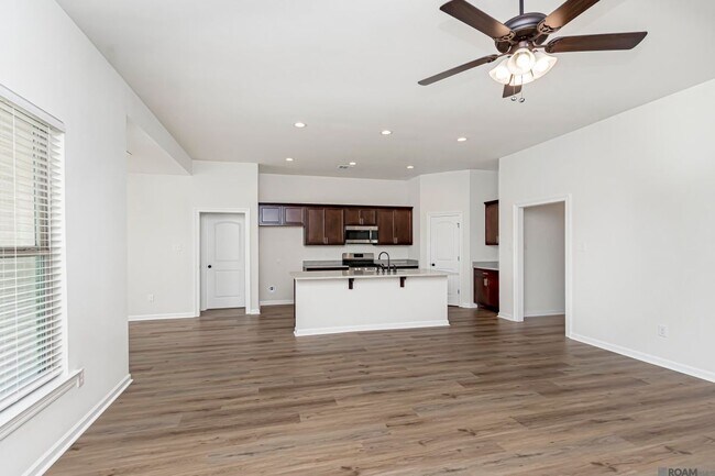 Building Photo - 41401 Cozy Wy