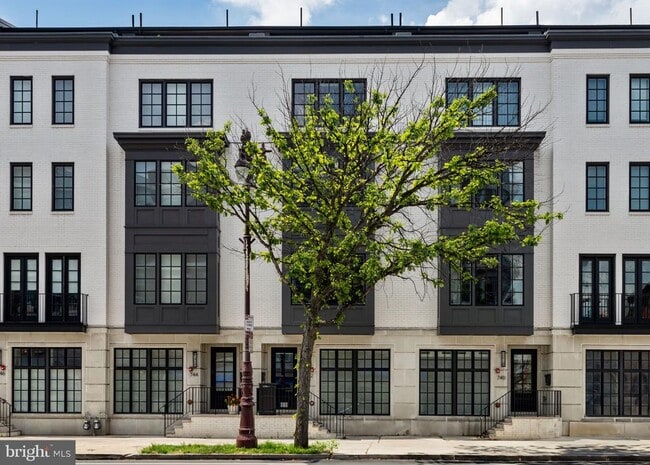 Building Photo - 742 S Broad St