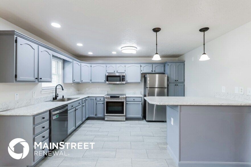 Building Photo - 10700 Enclave Ct
