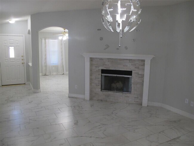Building Photo - 3401 Pioneer Crossing Dr