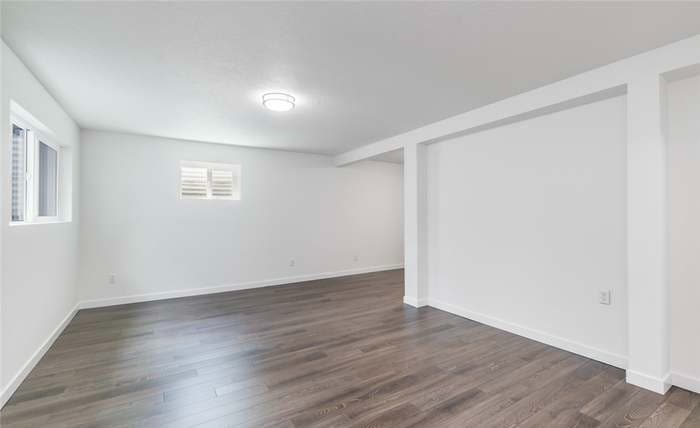 Building Photo - 2323 Oak Dr