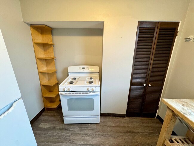 Building Photo - 111 S Ohio St