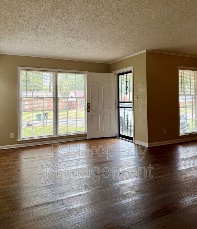 Building Photo - 3458 Sophia St