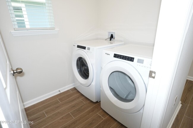 Building Photo - 308 Spruce Hl Pt