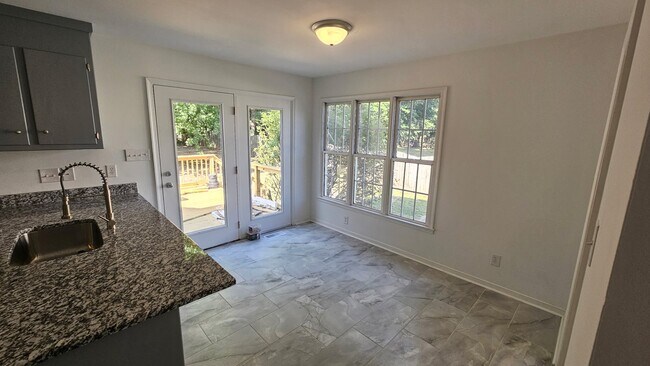 Building Photo - 8307 Ferdinand Ln