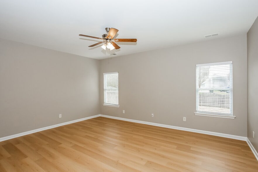 Building Photo - 506 Lindsborg Trail