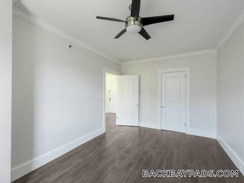 Building Photo - 52 Clearway St