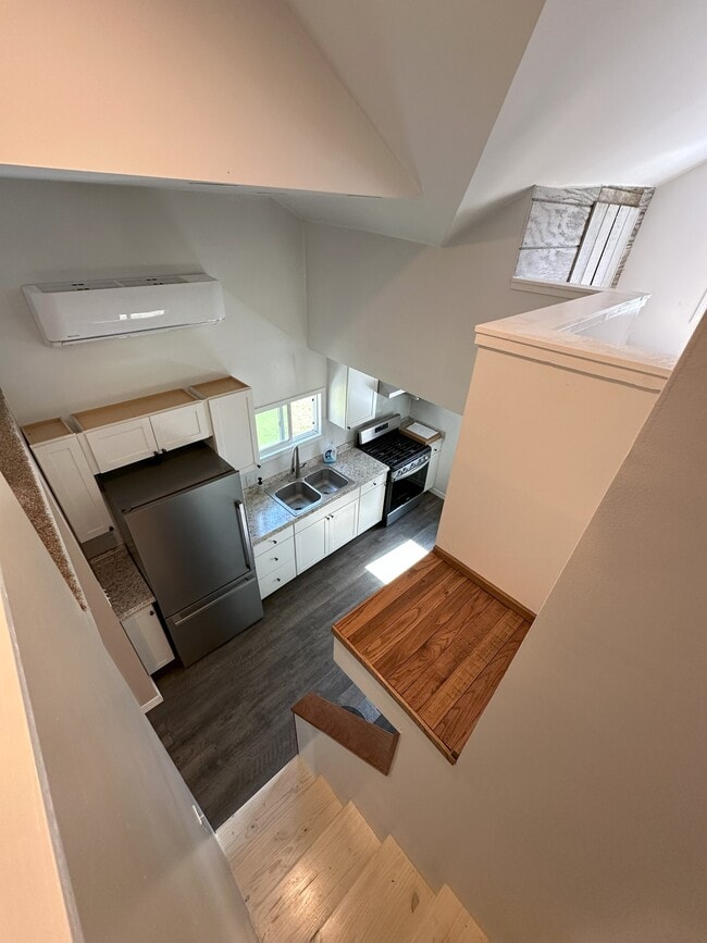 Building Photo - 2273 S County Line Rd