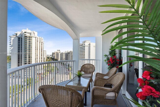 Building Photo - 5401 Collins Ave
