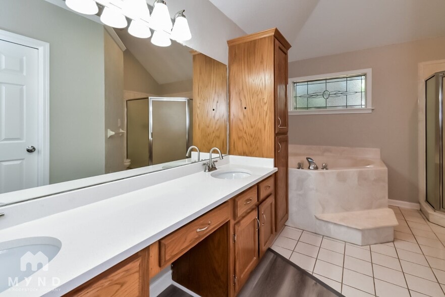 Building Photo - 9437 Bryant Trent Blvd