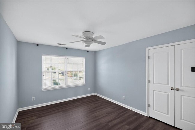 Building Photo - 43278 Sunderleigh Square