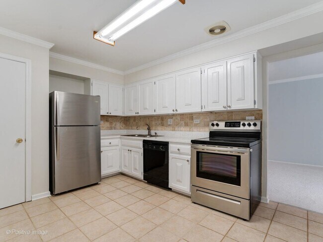 Building Photo - 2407 S Goebbert Rd
