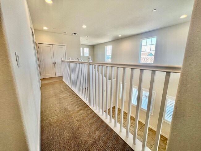 Building Photo - Application Pending! Lovely 4 bedroom 2.5 ...