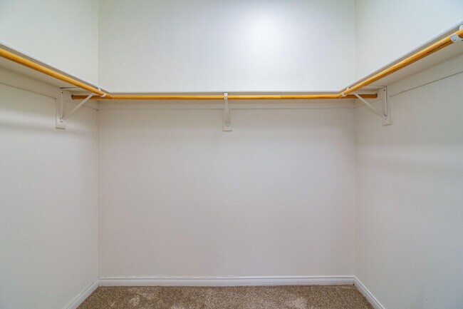 Building Photo - 45596 Torrey Pines Ct