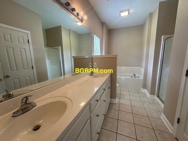 Building Photo - House for rent in Cabot!