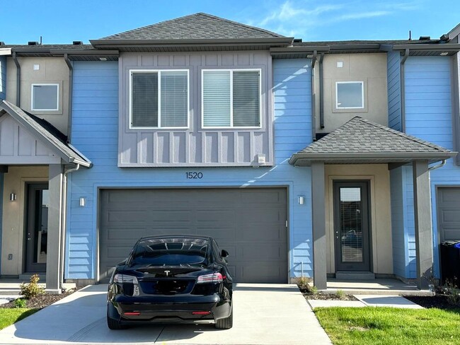 Building Photo - 1520 Fiore Dr