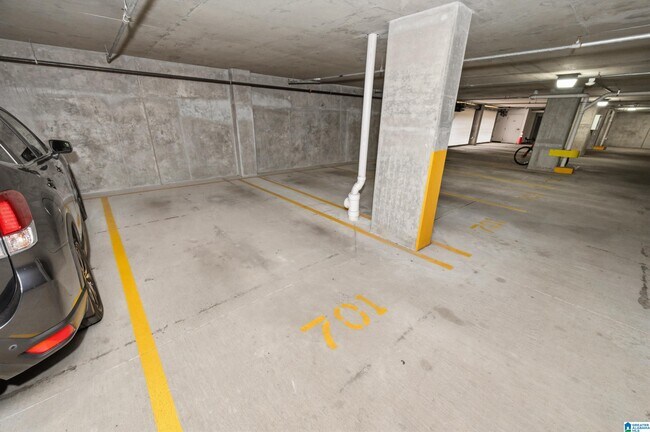 Building Photo - 2600 Highland Ave