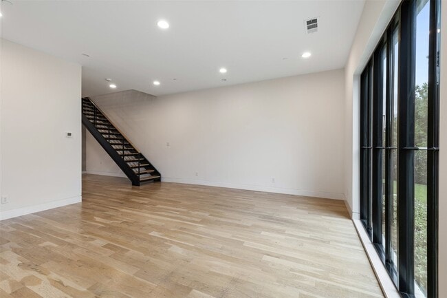 Building Photo - 3526 Asbury St