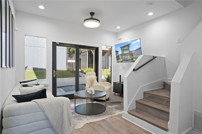 Building Photo - 3120 Godby Rd