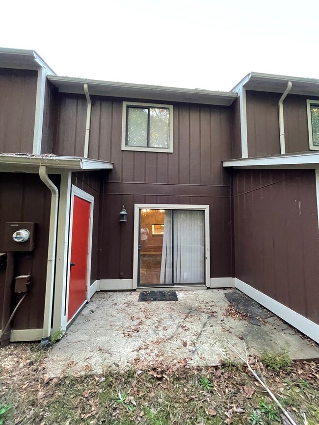 Building Photo - Rolling Acres