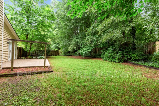 Building Photo - 625 Oxford Hall Dr SW