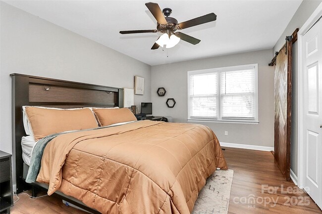 Building Photo - 4227 Deerfield Dr