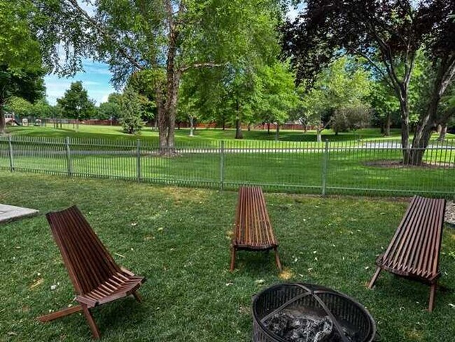 Building Photo - 14498 W Sedona Dr