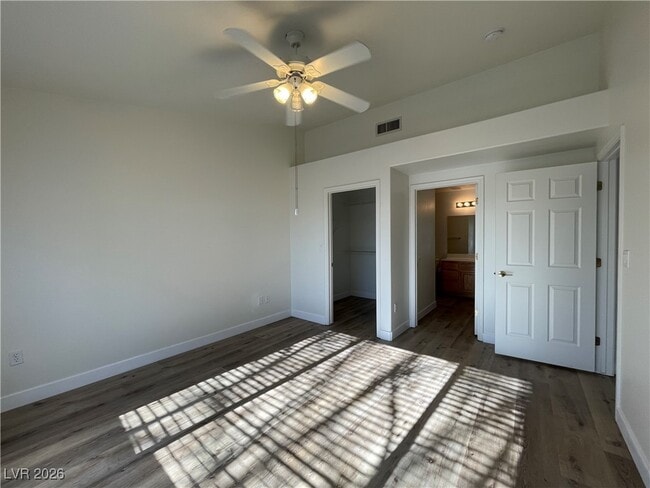 Building Photo - 10617 Mission Lakes Ave