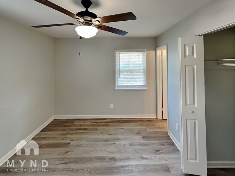 Building Photo - 3700 Braden Dr