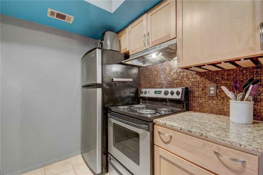 Building Photo - 3627 Menchaca Rd