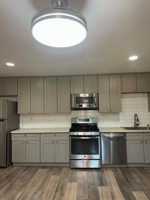 Building Photo - 445 E Francis St